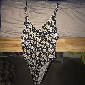 Never worn romwe bodysuit.
